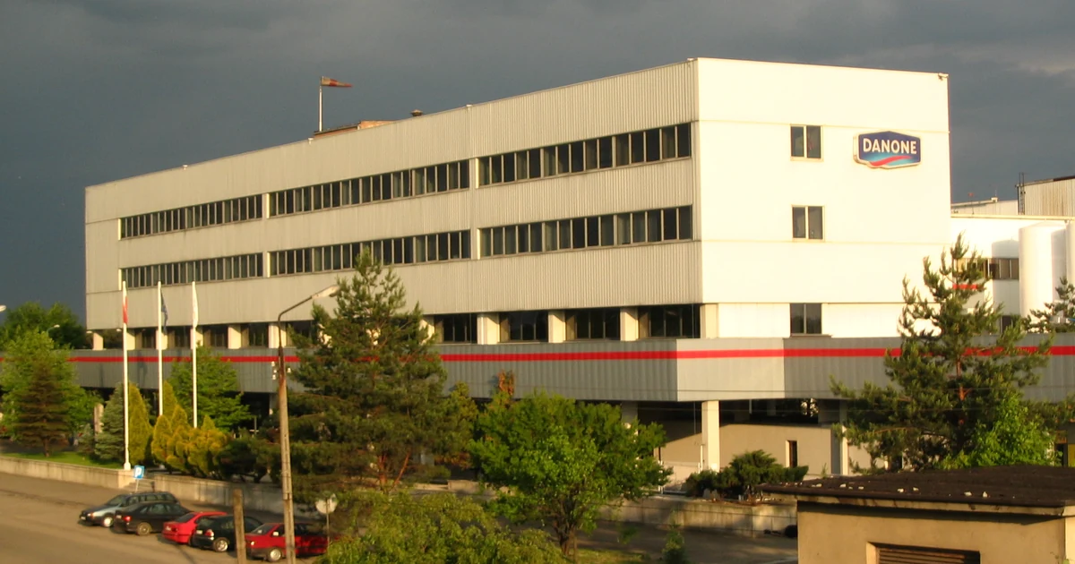 Fachada da fábrica Danone em Bieruń, Polônia, em junho de 2006.