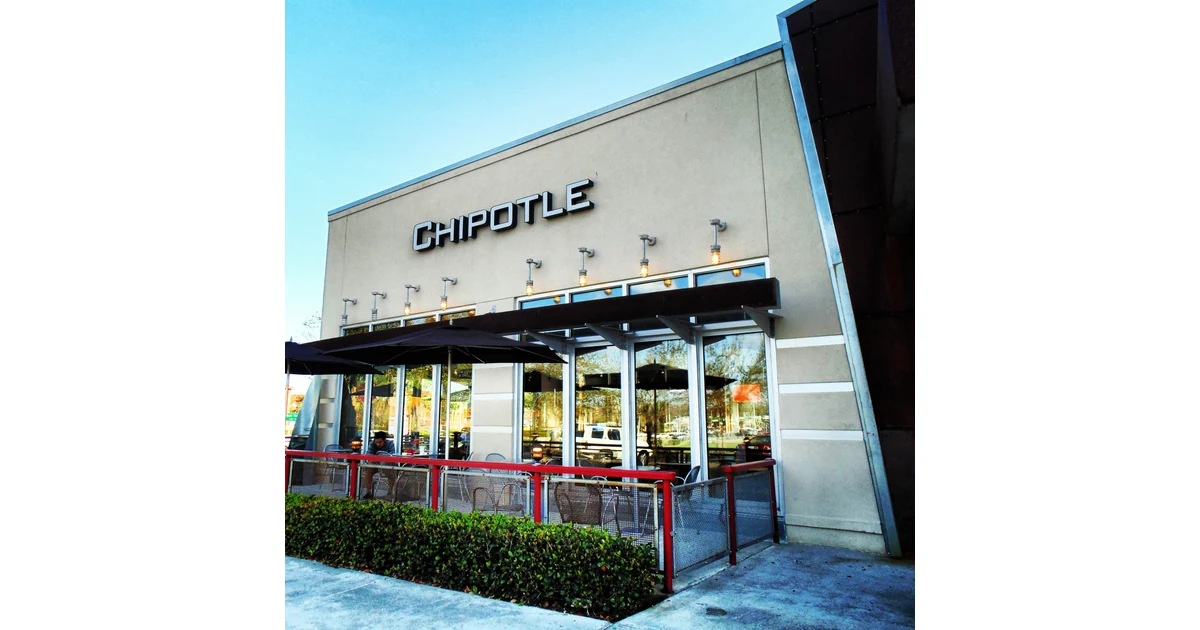 Fachada de restaurante Chipotle na South Kirkman Road, na Flórida.