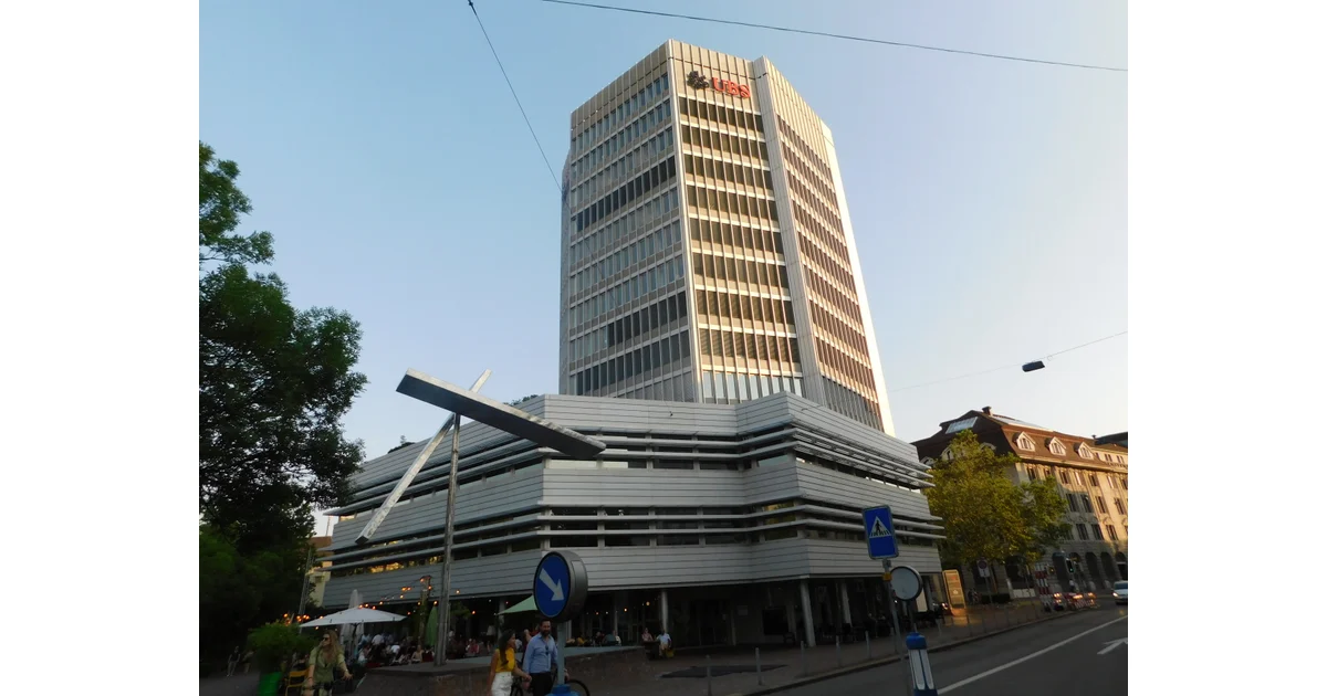Edifício com identificação do UBS em Zurique, Suíça, em junho de 2019.