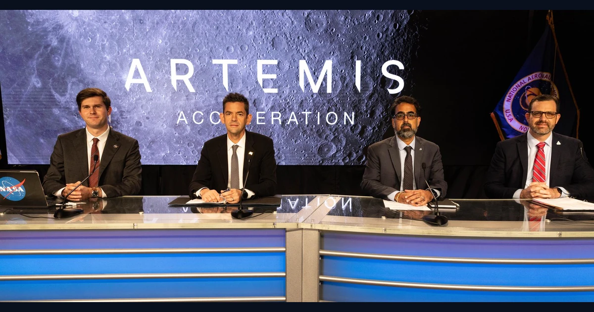 Quatro dirigentes da NASA sentados à mesa na coletiva Artemis Acceleration